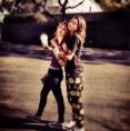/album/bella-e-zenda-tem-fotos-para-voce/bella-thorne-zendaya-jan-9-2013-jpg/